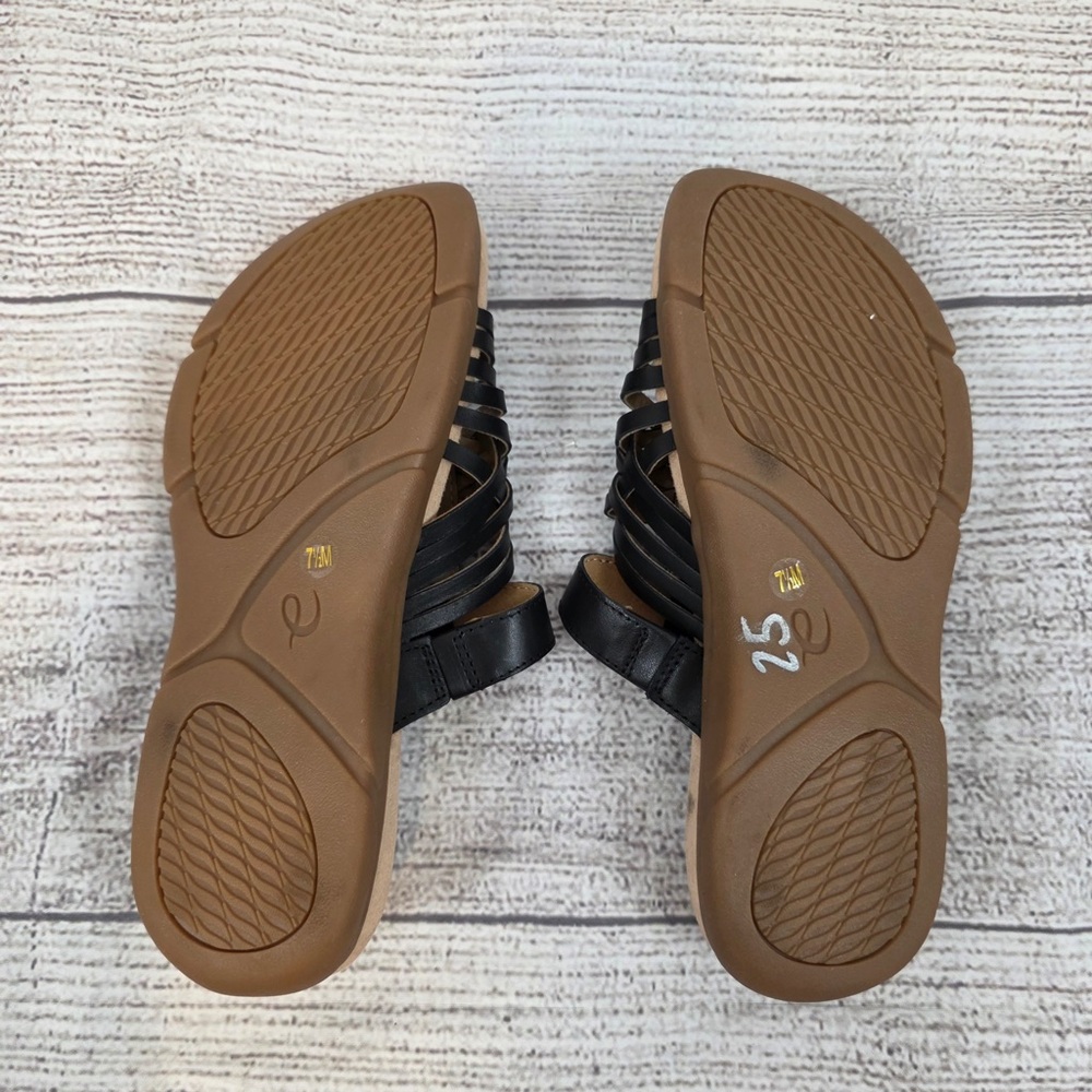 Easy Spirit Mindi Women's Black Strappy Sandals - Picture 9 of 9